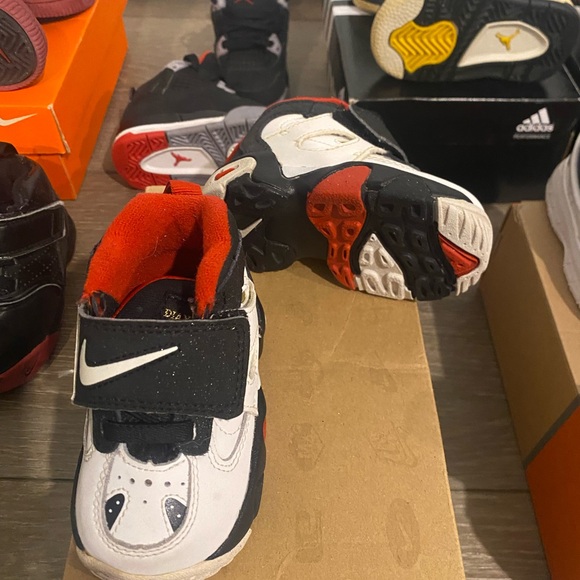 5 Pairs of Toddler Sneakers Nike / Timberland / Lebron - Picture 3 of 6